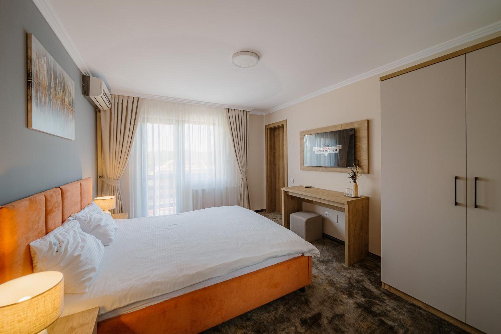 Pensiunea Regal Baile 1 Mai Εξωτερικό φωτογραφία
